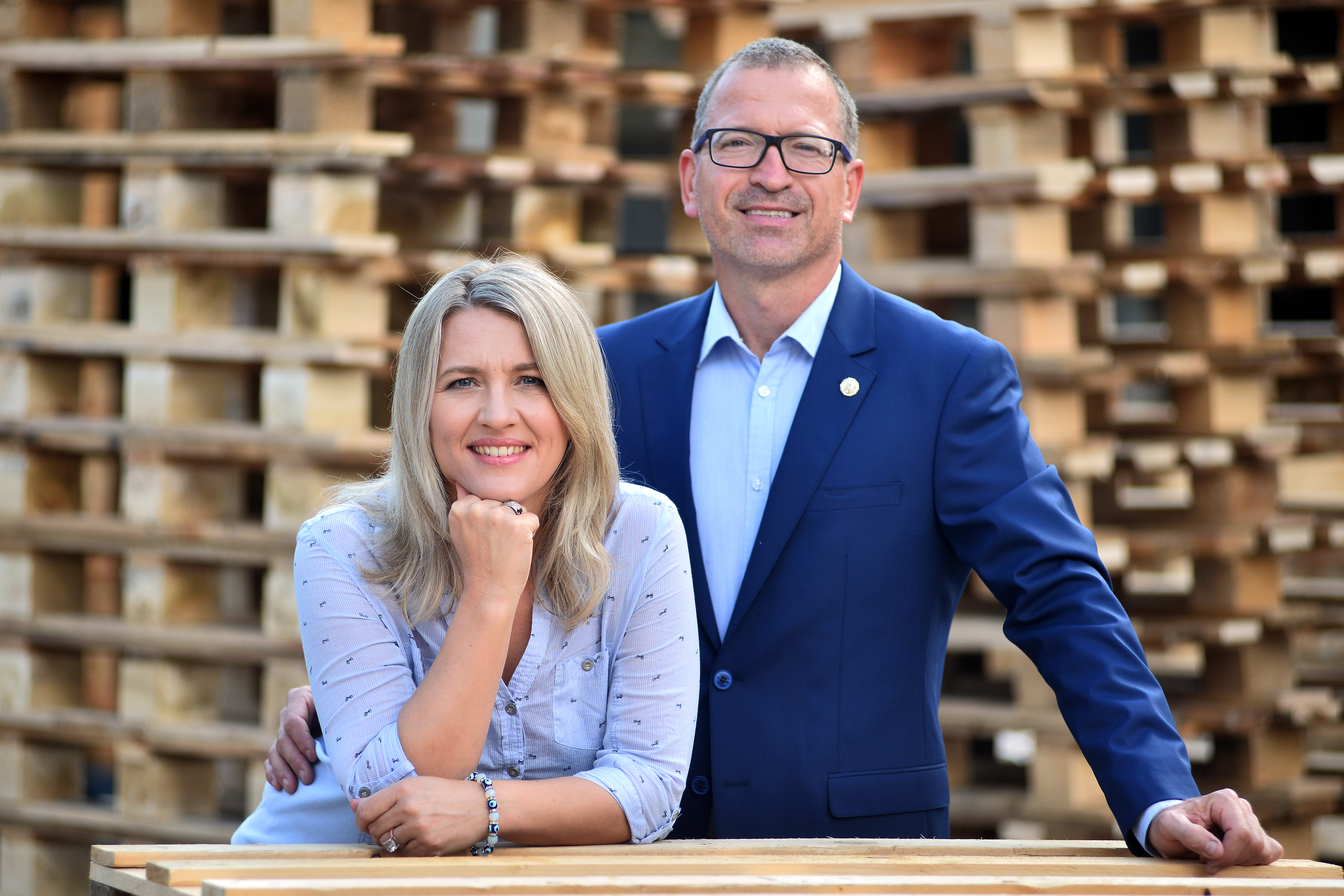 Polgár Ferenc ügyvezető igazgató és Herner Tímea hulladékkezelés, közbeszerzési munkatárs