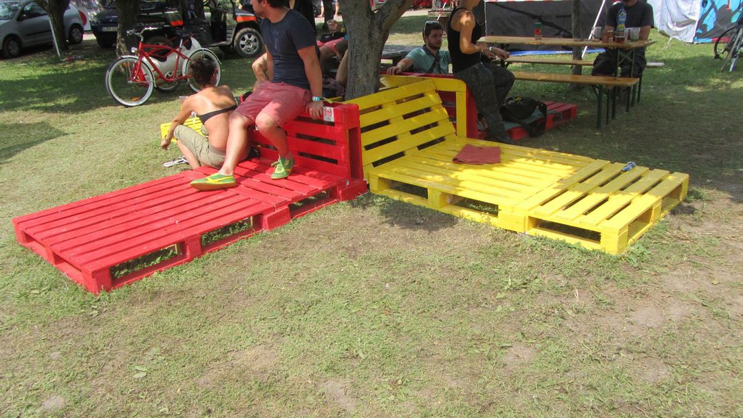 Raklapok az efott-on a raklapbudafok által