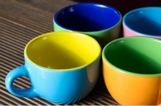 864 vs. 2200: A bögrék újratervezése